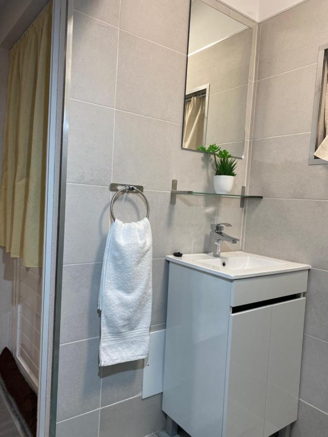 Seaside Serenity: Renovated With Ocean Views * Ribeira Brava