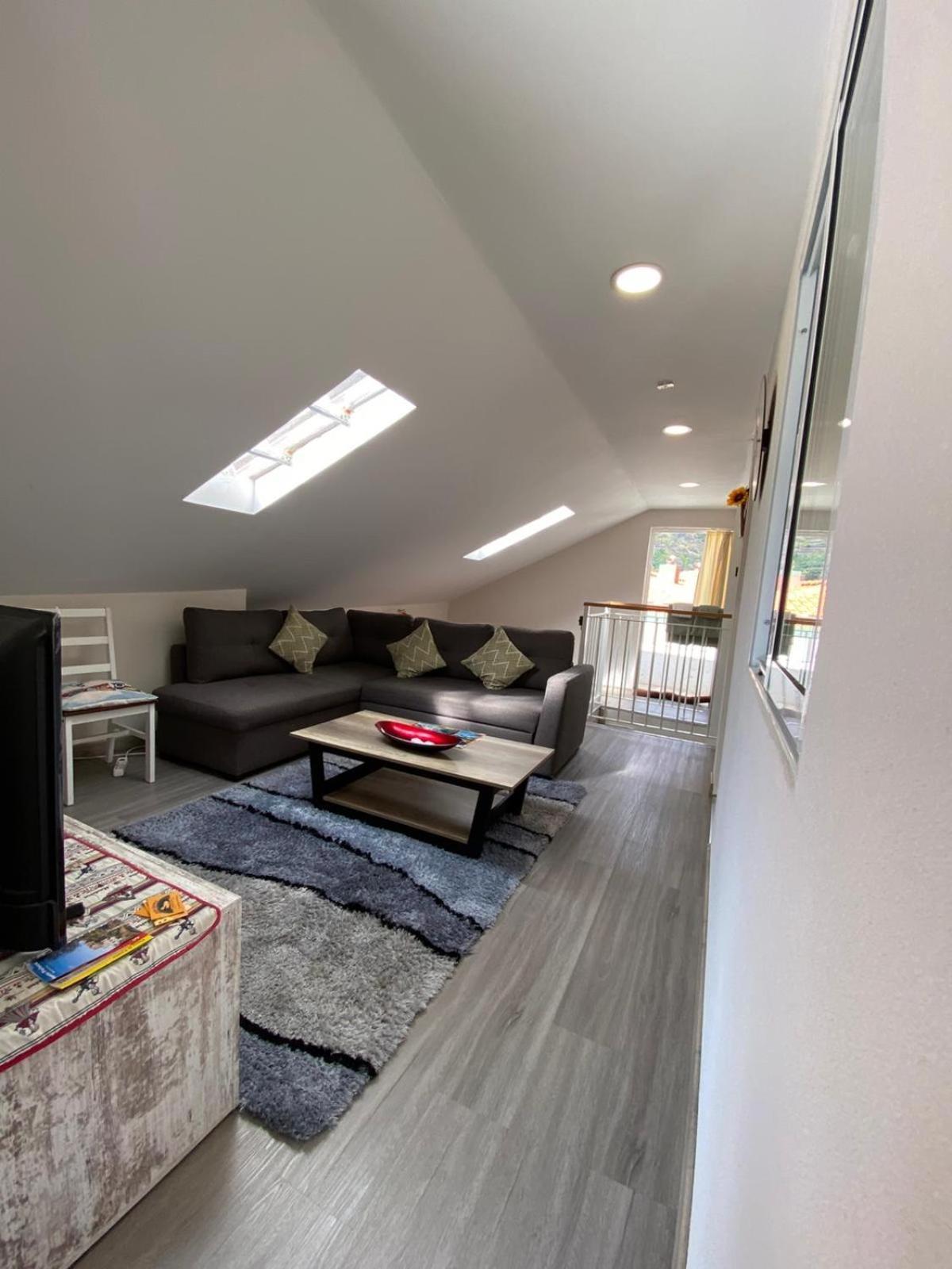 Seaside Serenity: Renovated With Ocean Views *