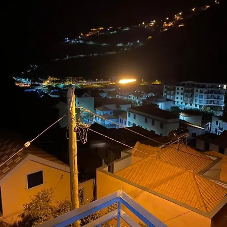 Seaside Serenity: Renovated Apartment with Ocean Views Ribeira Brava Exterior photo